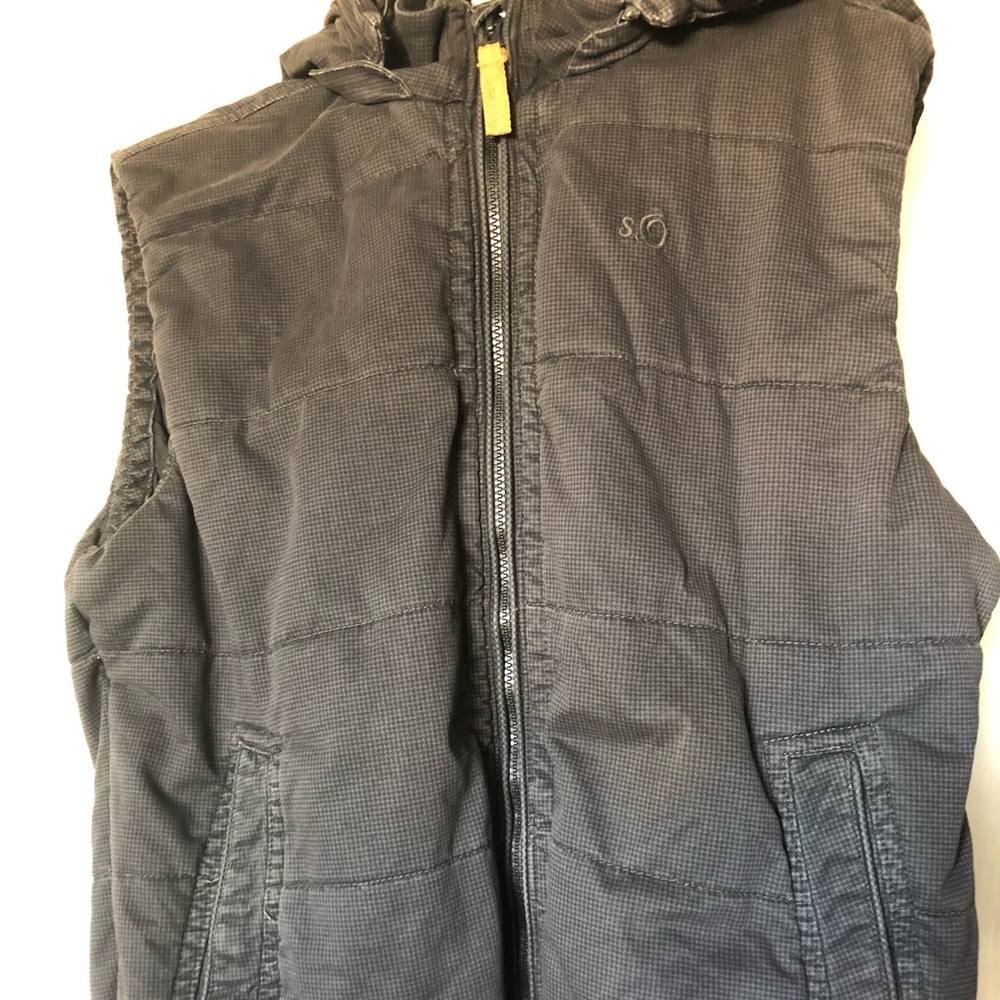 S.Oliver vest.